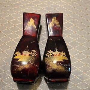 Elegant Black and Gold Decorative Vases